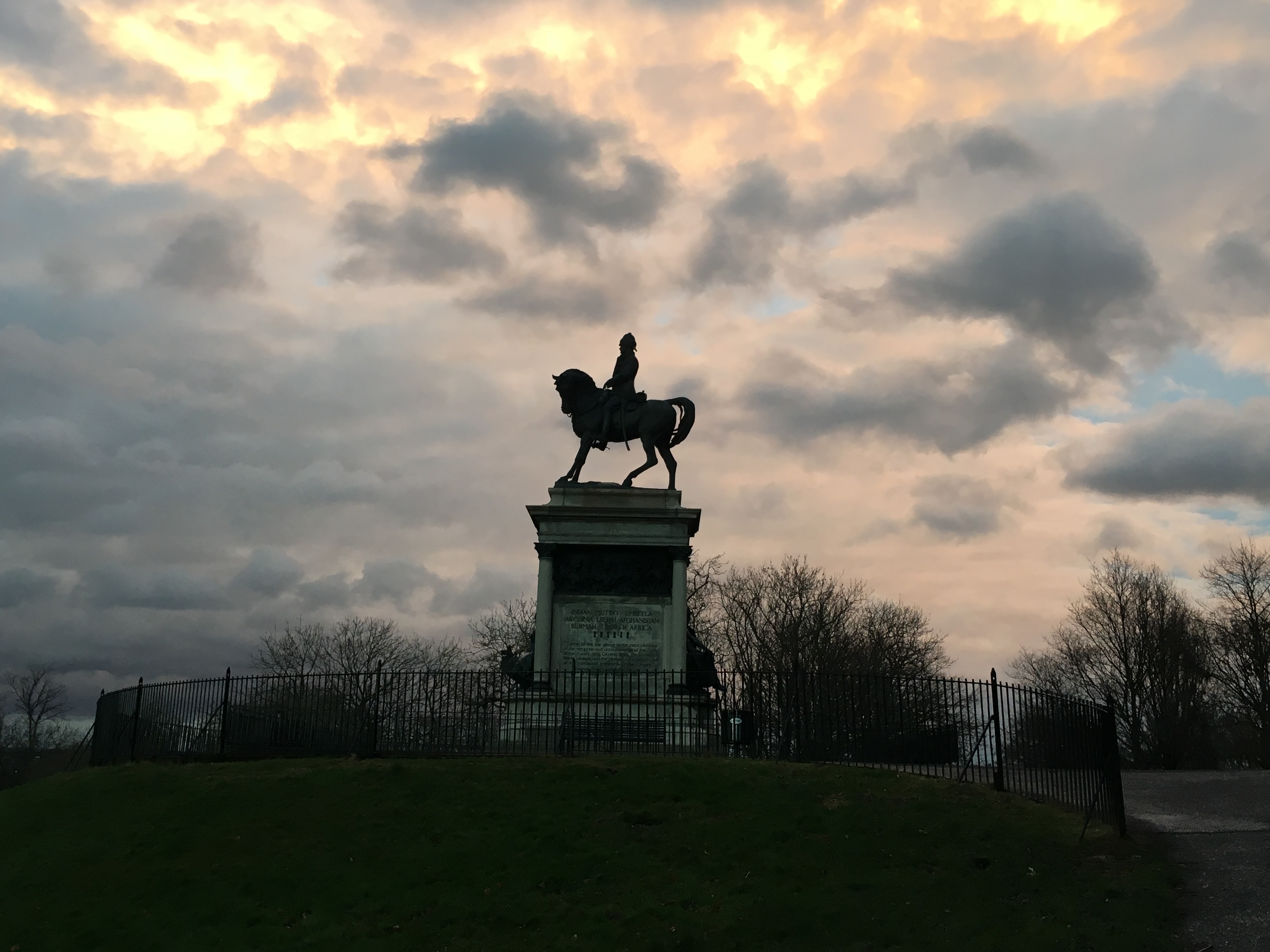Glasgow: A Tale of Two Pauls